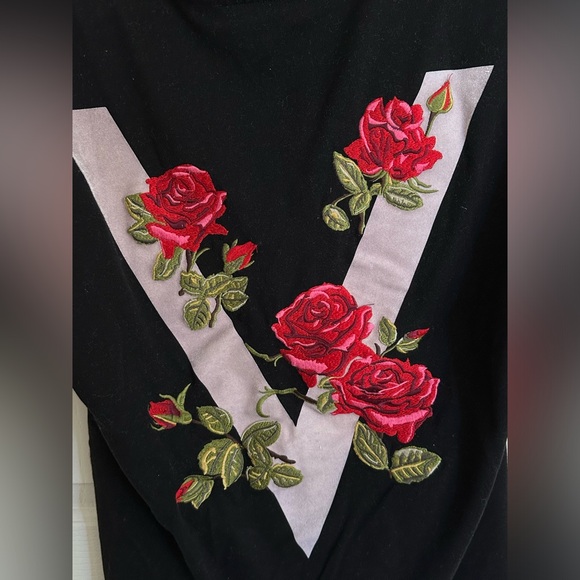 T-shirt with Rose Embroidery - Picture 2 of 7